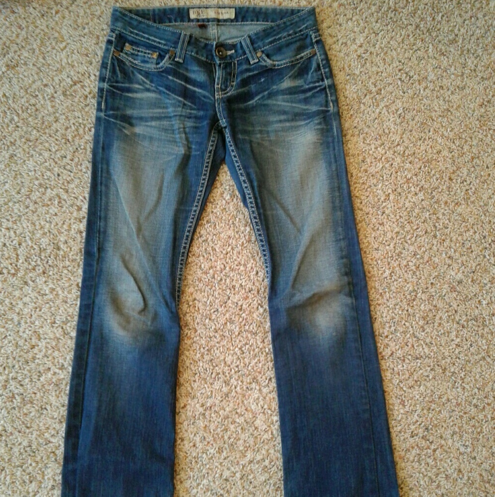 Buckle Jeans